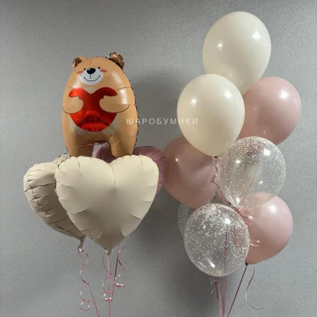 Мишка на облаке сердец